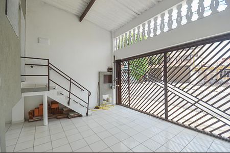Casa para alugar com 135m², 3 quartos e 2 vagas Casa para alugar com 135m², 3 quartos e 2 vagasGaragem