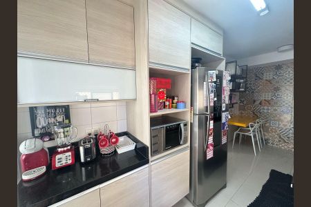 Apartamento à venda com 114m², 4 quartos e 2 vagas Apartamento à venda com 114m², 4 quartos e 2 vagasCozinha