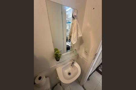 Apartamento à venda com 114m², 4 quartos e 2 vagas Apartamento à venda com 114m², 4 quartos e 2 vagasLavabo de Serviço