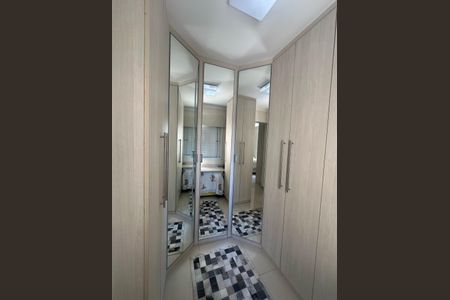 Apartamento à venda com 114m², 4 quartos e 2 vagas Apartamento à venda com 114m², 4 quartos e 2 vagasCloset do quarto