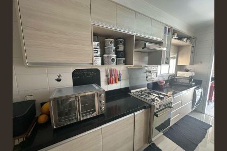 Apartamento à venda com 114m², 4 quartos e 2 vagas Apartamento à venda com 114m², 4 quartos e 2 vagasCozinha