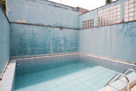 Casa à venda com 200m², 4 quartos e 4 vagas Casa à venda com 200m², 4 quartos e 4 vagasÁrea Externa