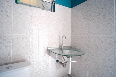 Casa à venda com 200m², 4 quartos e 4 vagas Casa à venda com 200m², 4 quartos e 4 vagasBanheiro 2