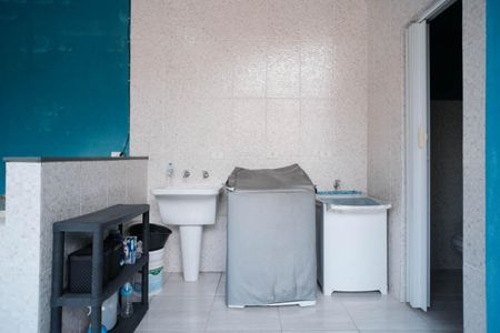 Casa à venda com 200m², 4 quartos e 4 vagas Casa à venda com 200m², 4 quartos e 4 vagasÁrea de Serviço