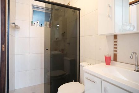 Casa à venda com 200m², 4 quartos e 4 vagas Casa à venda com 200m², 4 quartos e 4 vagasBanheiro da Suíte