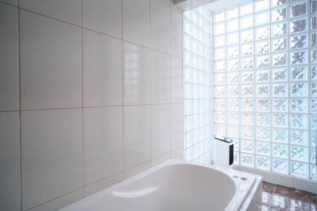 Casa à venda com 200m², 4 quartos e 4 vagas Casa à venda com 200m², 4 quartos e 4 vagasBanheiro da Suíte