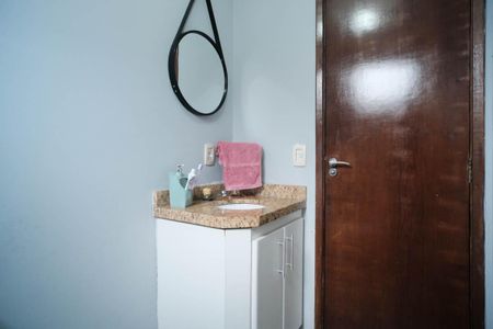 Casa à venda com 200m², 4 quartos e 4 vagas Casa à venda com 200m², 4 quartos e 4 vagasBanheiro 3