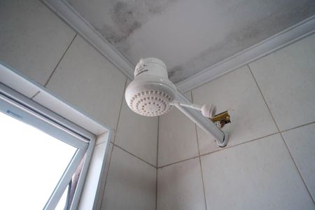 Casa à venda com 200m², 4 quartos e 4 vagas Casa à venda com 200m², 4 quartos e 4 vagasBanheiro 1