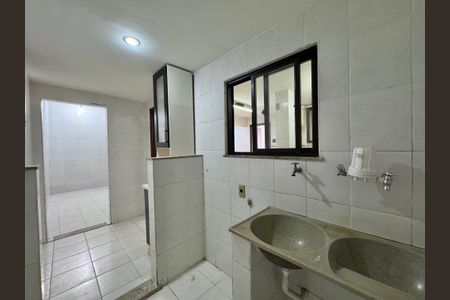 Apartamento à venda com 220m², 3 quartos e 3 vagas Apartamento à venda com 220m², 3 quartos e 3 vagasÁrea de Serviço