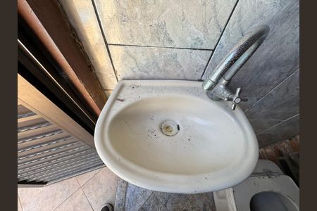 Apartamento à venda com 220m², 3 quartos e 3 vagas Apartamento à venda com 220m², 3 quartos e 3 vagasLavabo - Área externa