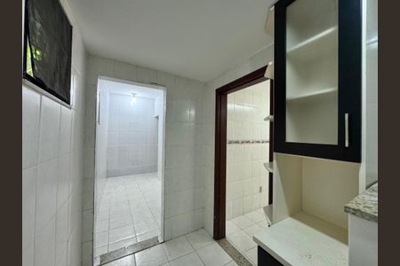 Apartamento à venda com 220m², 3 quartos e 3 vagas Apartamento à venda com 220m², 3 quartos e 3 vagasÁrea de Serviço