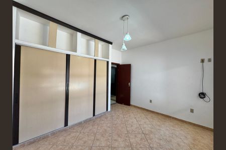 Apartamento à venda com 220m², 3 quartos e 3 vagas Apartamento à venda com 220m², 3 quartos e 3 vagasQuarto 2