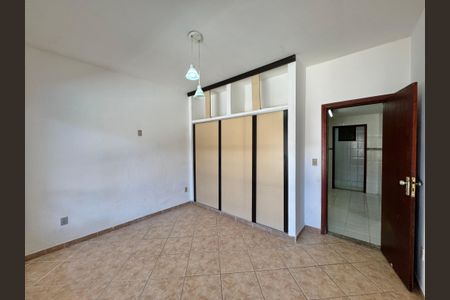 Apartamento à venda com 220m², 3 quartos e 3 vagas Apartamento à venda com 220m², 3 quartos e 3 vagasQuarto 2