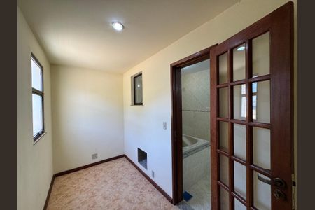 Apartamento à venda com 220m², 3 quartos e 3 vagas Apartamento à venda com 220m², 3 quartos e 3 vagasSuíte - Closet