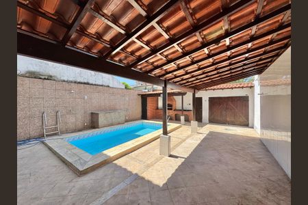 Apartamento à venda com 220m², 3 quartos e 3 vagas Apartamento à venda com 220m², 3 quartos e 3 vagasÁrea externa