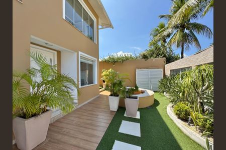 Casa de condomínio para alugar com 550m², 6 quartos e 6 vagas Casa de condomínio para alugar com 550m², 6 quartos e 6 vagasÁrea externa