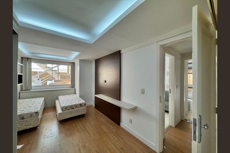 Casa de condomínio para alugar com 550m², 6 quartos e 6 vagas Casa de condomínio para alugar com 550m², 6 quartos e 6 vagasSuíte 1