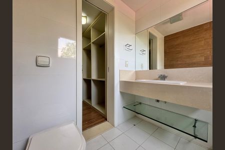 Casa de condomínio para alugar com 550m², 6 quartos e 6 vagas Casa de condomínio para alugar com 550m², 6 quartos e 6 vagasSuíte 2 - Banheiro