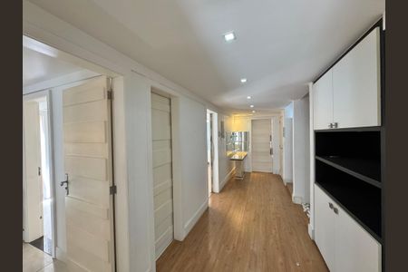 Casa de condomínio para alugar com 550m², 6 quartos e 6 vagas Casa de condomínio para alugar com 550m², 6 quartos e 6 vagasSala