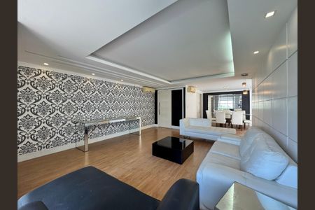 Casa de condomínio para alugar com 550m², 6 quartos e 6 vagas Casa de condomínio para alugar com 550m², 6 quartos e 6 vagasSala