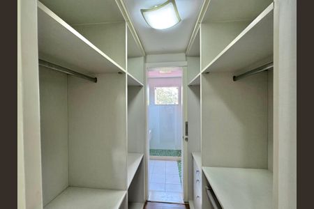 Casa de condomínio para alugar com 550m², 6 quartos e 6 vagas Casa de condomínio para alugar com 550m², 6 quartos e 6 vagasSuíte 2 - Closet