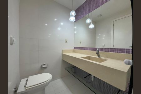 Casa de condomínio para alugar com 550m², 6 quartos e 6 vagas Casa de condomínio para alugar com 550m², 6 quartos e 6 vagasSuíte 5 - Banheiro