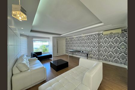 Casa de condomínio para alugar com 550m², 6 quartos e 6 vagas Casa de condomínio para alugar com 550m², 6 quartos e 6 vagasSala