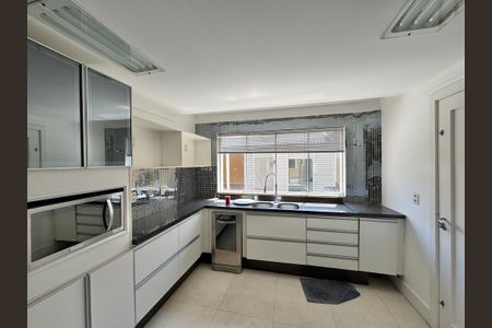 Casa de condomínio para alugar com 550m², 6 quartos e 6 vagas Casa de condomínio para alugar com 550m², 6 quartos e 6 vagasCozinha