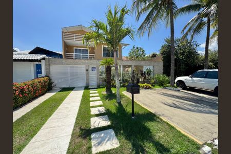 Casa de condomínio para alugar com 550m², 6 quartos e 6 vagas Casa de condomínio para alugar com 550m², 6 quartos e 6 vagasFachada