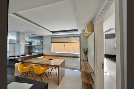 Casa de condomínio para alugar com 550m², 6 quartos e 6 vagas Casa de condomínio para alugar com 550m², 6 quartos e 6 vagasCozinha