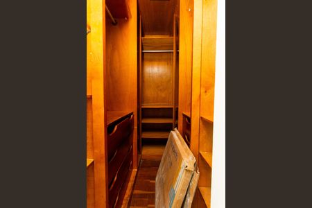 Apartamento para alugar com 55m², 2 quartos e 1 vaga Apartamento para alugar com 55m², 2 quartos e 1 vagaCloset