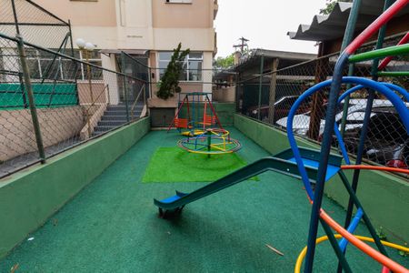 Apartamento para alugar com 55m², 2 quartos e 1 vaga Apartamento para alugar com 55m², 2 quartos e 1 vagaÁrea comum - Playground