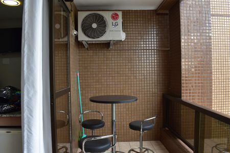 Studio para alugar com 36m², 1 quarto e 1 vaga Studio para alugar com 36m², 1 quarto e 1 vagaVaranda