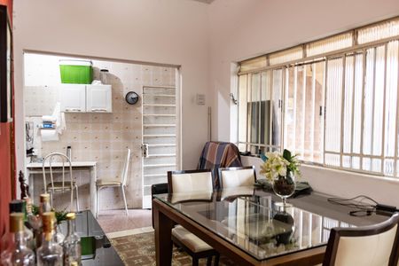Casa para alugar com 120m², 2 quartos e 1 vaga Casa para alugar com 120m², 2 quartos e 1 vagaSala de Jantar