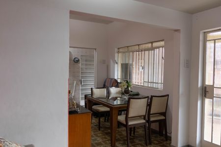 Casa para alugar com 120m², 2 quartos e 1 vaga Casa para alugar com 120m², 2 quartos e 1 vagaSala
