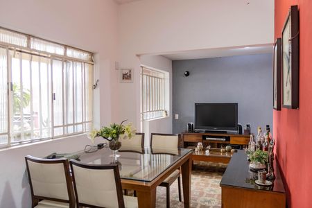 Casa para alugar com 120m², 2 quartos e 1 vaga Casa para alugar com 120m², 2 quartos e 1 vagaSala de Jantar