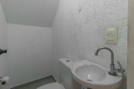 Casa para alugar com 150m², 4 quartos e 2 vagas Casa para alugar com 150m², 4 quartos e 2 vagasLavabo