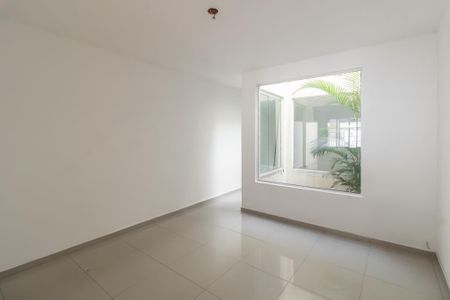 Casa para alugar com 150m², 4 quartos e 2 vagas Casa para alugar com 150m², 4 quartos e 2 vagasSala