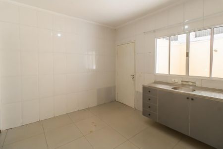 Casa para alugar com 150m², 4 quartos e 2 vagas Casa para alugar com 150m², 4 quartos e 2 vagasCozinha