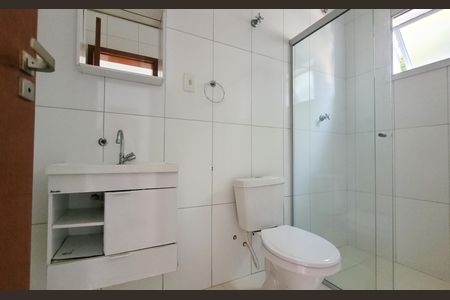 Apartamento à venda com 110m², 2 quartos e 1 vaga Apartamento à venda com 110m², 2 quartos e 1 vagaBanheiro da suíte
