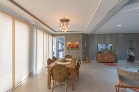 Casa para alugar com 405m², 3 quartos e 2 vagasSala