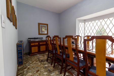 Casa à venda com 208m², 6 quartos e 4 vagas Casa à venda com 208m², 6 quartos e 4 vagasSala de Jantar