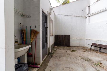 Casa à venda com 208m², 6 quartos e 4 vagas Casa à venda com 208m², 6 quartos e 4 vagasÁrea de Serviço