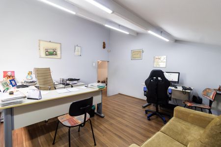 Casa à venda com 208m², 6 quartos e 4 vagas Casa à venda com 208m², 6 quartos e 4 vagasQuarto 6