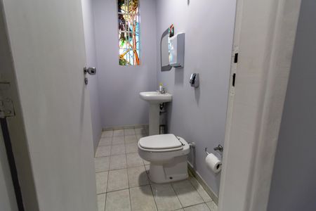 Casa à venda com 208m², 6 quartos e 4 vagas Casa à venda com 208m², 6 quartos e 4 vagasLavabo 3