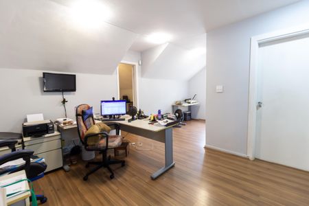 Casa à venda com 208m², 6 quartos e 4 vagas Casa à venda com 208m², 6 quartos e 4 vagasHall Superior