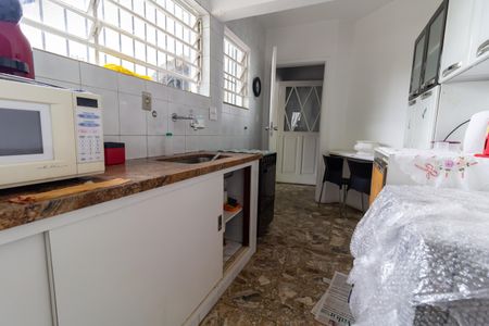 Casa à venda com 208m², 6 quartos e 4 vagas Casa à venda com 208m², 6 quartos e 4 vagasCozinha