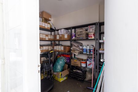 Casa à venda com 208m², 6 quartos e 4 vagas Casa à venda com 208m², 6 quartos e 4 vagasQuarto 3