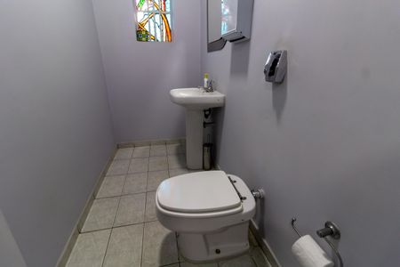 Casa à venda com 208m², 6 quartos e 4 vagas Casa à venda com 208m², 6 quartos e 4 vagasLavabo 3