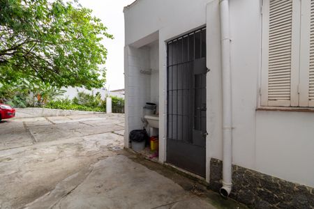 Casa à venda com 208m², 6 quartos e 4 vagas Casa à venda com 208m², 6 quartos e 4 vagasÁrea de Serviço